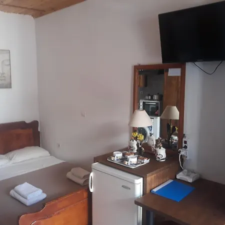 George's Lägenhet Páros